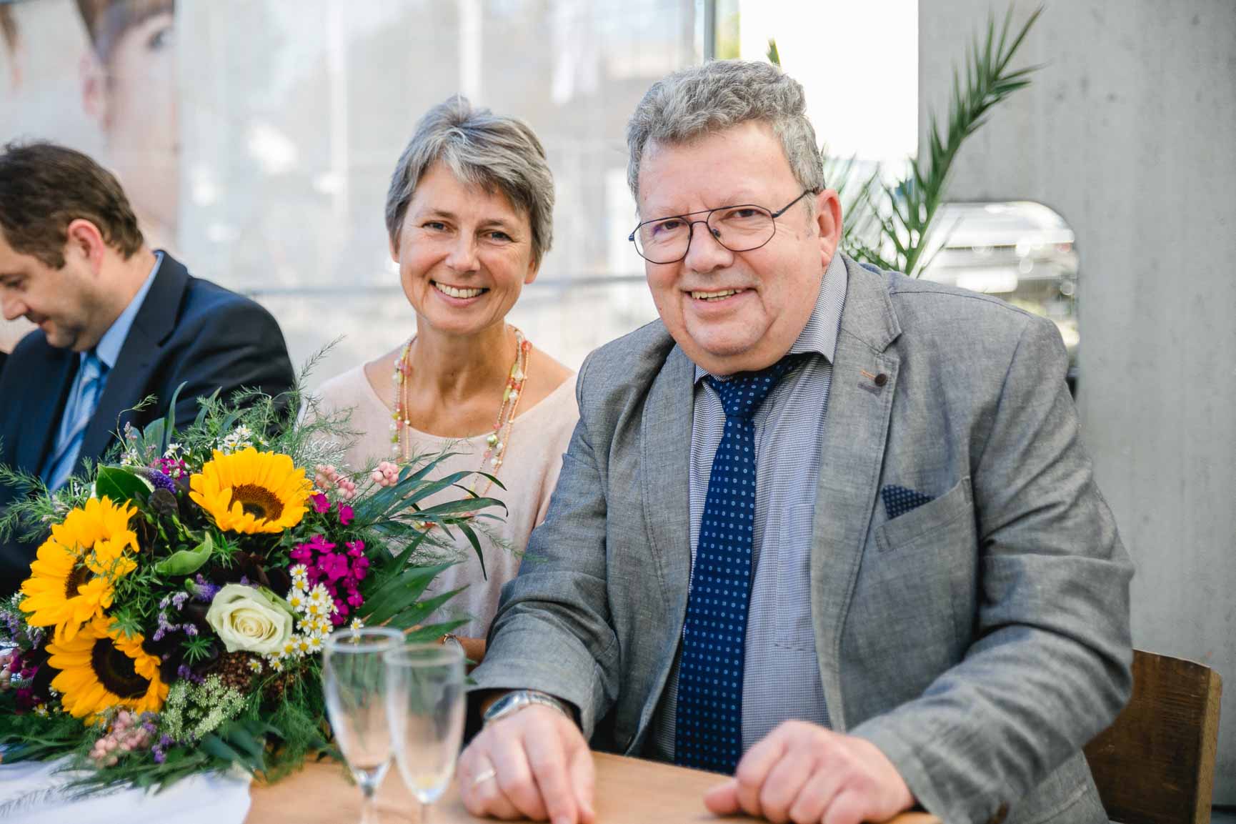 Chefarzt Dr. medic (I.M.F. Cluj) Radu Crisan und seine Gattin.