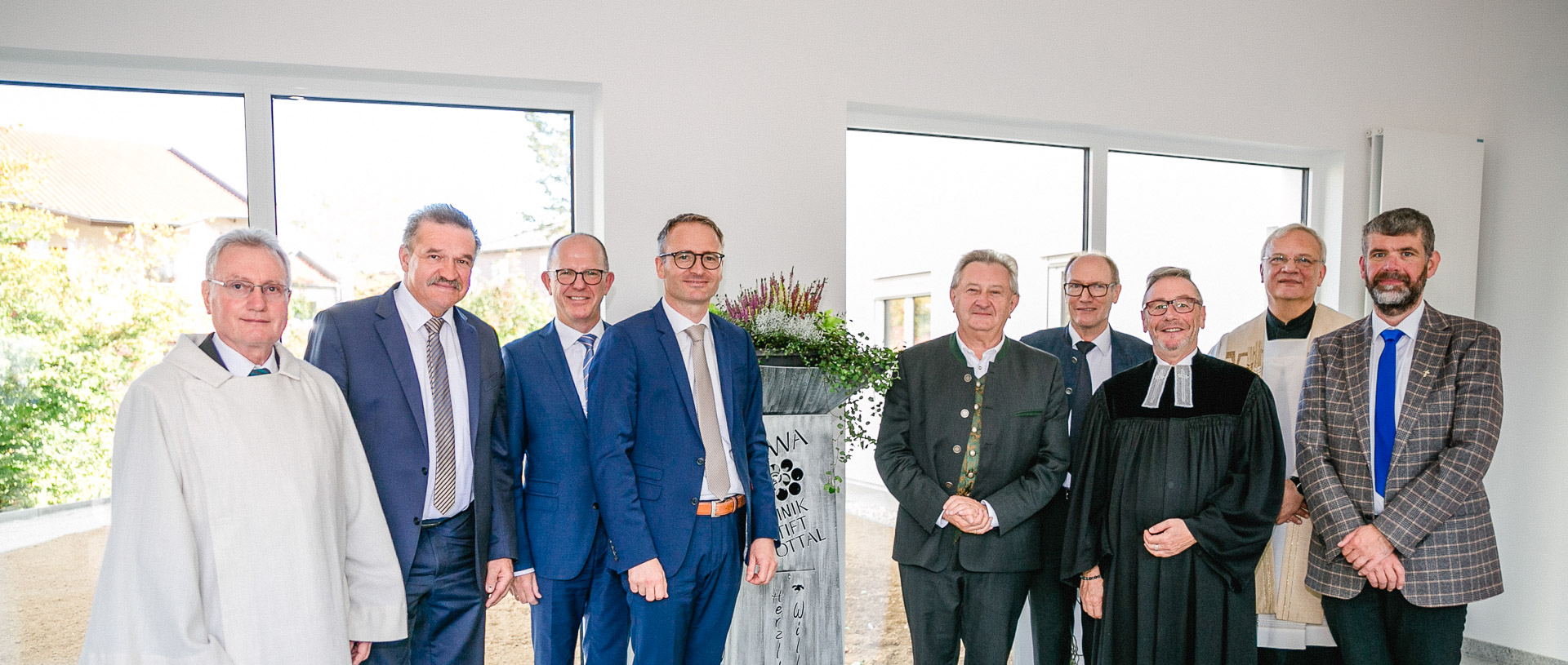 Festakt zur Einweihung des Erweiterungsbaus in der KWA Klinik Stift Rottal Festakt zur Einweihung des Erweiterungsbaus in der KWA Klinik Stift Rottal